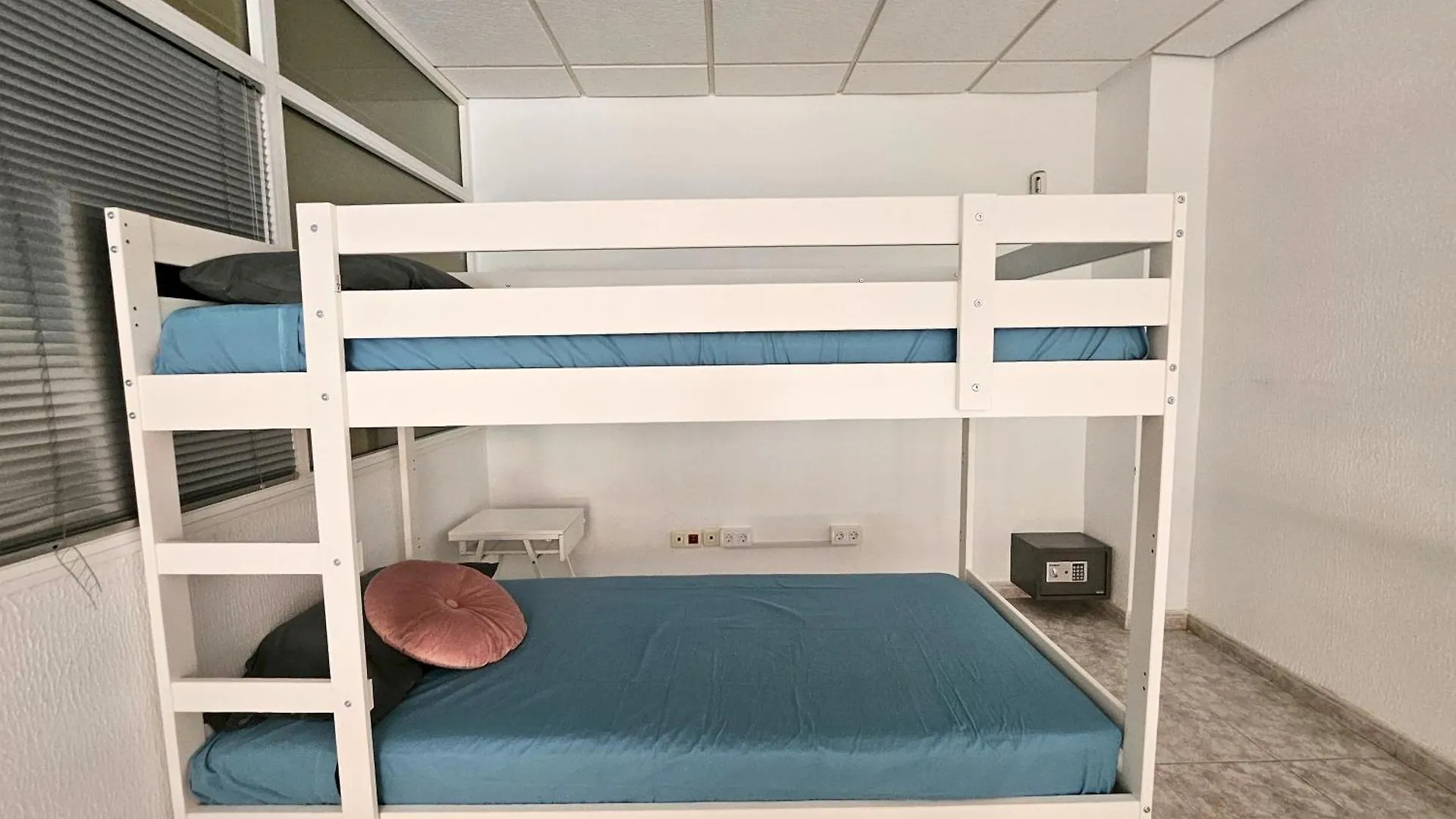 Albergue Corralejo Coliving By Amazzzing Travel 0*,  España